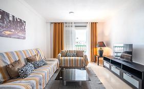 Apartamento En Barrio Tipico: Experiencia Local.